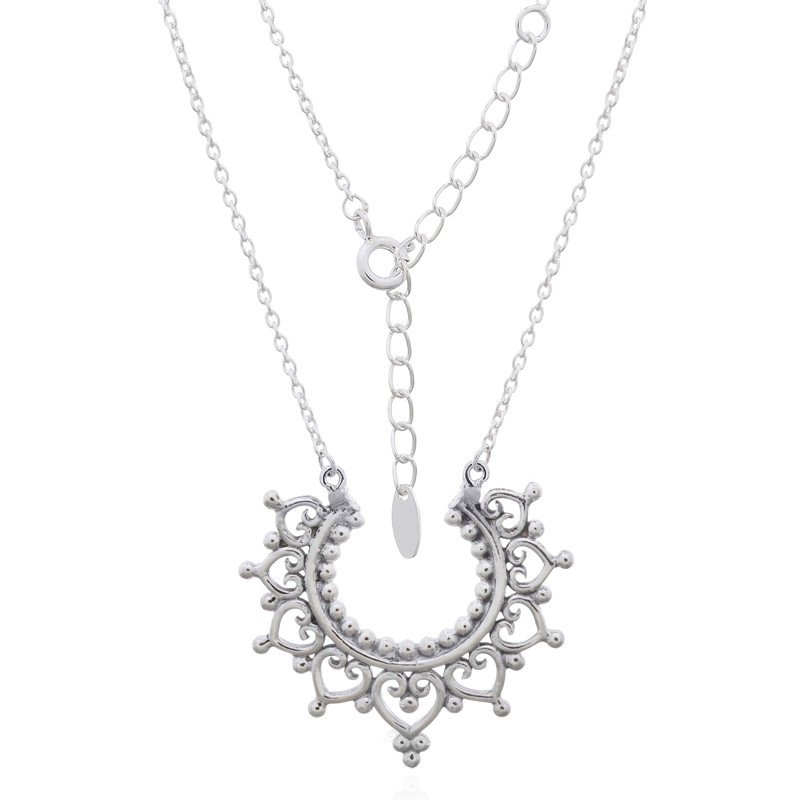 Colliers toute argent